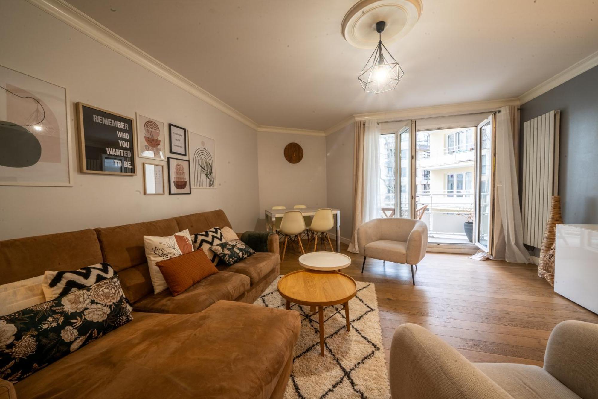 Le Bord De Seine 5min A Pieds Gare Parking Prive Gratuit Apartment